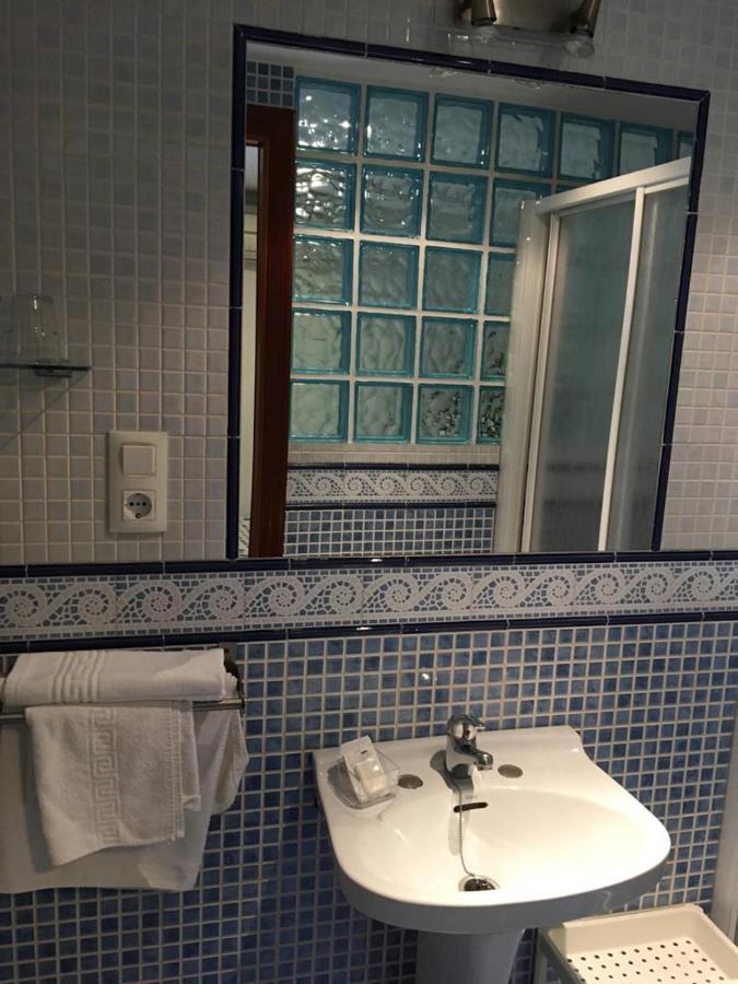 Hostal Fantoni Cadiz Bagian luar foto