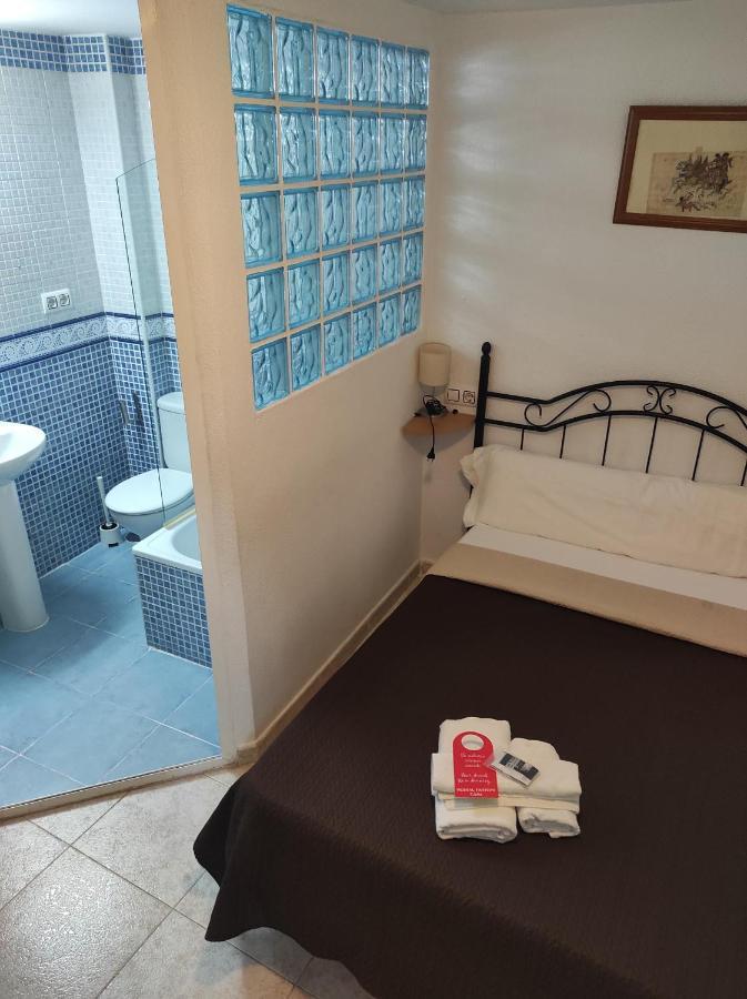 Hostal Fantoni Cadiz Bagian luar foto