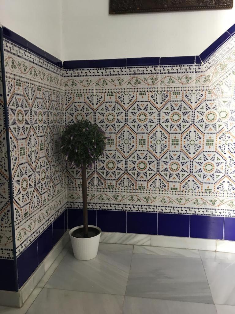 Hostal Fantoni Cadiz Bagian luar foto